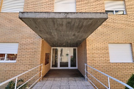Apartamento T3 à venda na Rua Luís Azevedo Coutinho