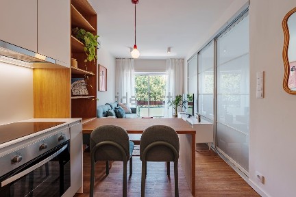 Apartamento T1 à venda na Rua de Santos Pousada, 1161