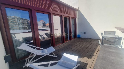 Apartamento T0 à venda na Rua do Sol