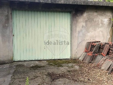 Moradia independente à venda na Travessa da Várzea de Mouro