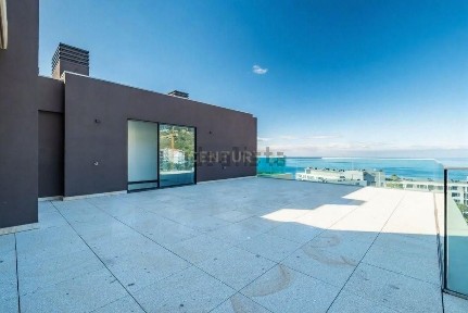 Apartamento T3 à venda na Estrada Monumental, 2