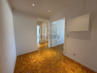 Arrendamento de apartamento T3 na Rua Raúl Brandão