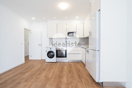 Arrendamento de apartamento T3 na Rua Pascoal de Melo, 42