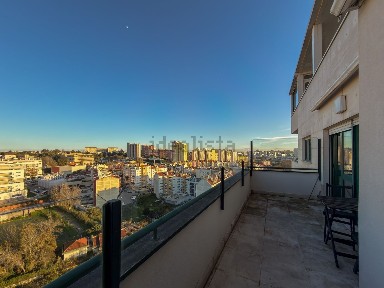 Arrendamento de apartamento T1 na Rua Xavier de Araújo, 2