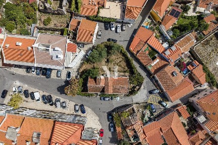 Moradia independente à venda na Rua Vasco da Gama
