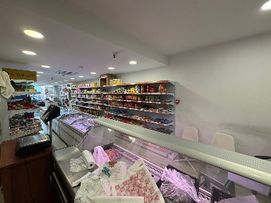 Arrendamento de espaço comercial na Rua Bento de Jesus Caraça