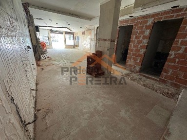 Arrendamento de espaço comercial na Ribeirada