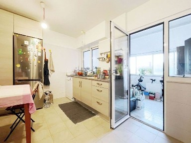 Arrendamento de apartamento T3 no Bairro do Liceu - 5 Bicas