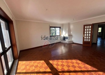 Arrendamento de apartamento T4 na Contumil - Nicolau Nasoni