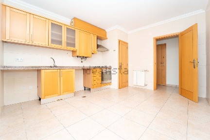 Apartamento T2 à venda na Rua de Vitorino Frois