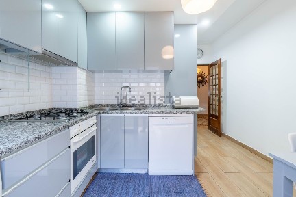 Apartamento T3 à venda na Rua Albano Belíno s/n