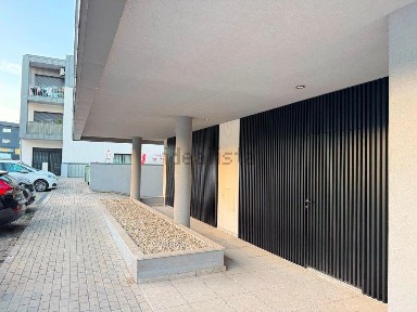 Apartamento T4 à venda em Rebordões