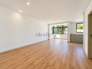 Apartamento T2 à venda na Rua São Roque da Lameira, 2152