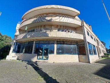 Arrendamento de espaço comercial na Rua do Agro