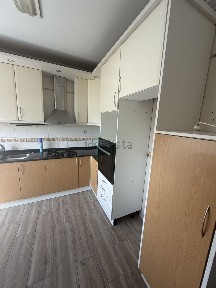 Arrendamento de apartamento T3 na Praceta Roberto Ivens, 1