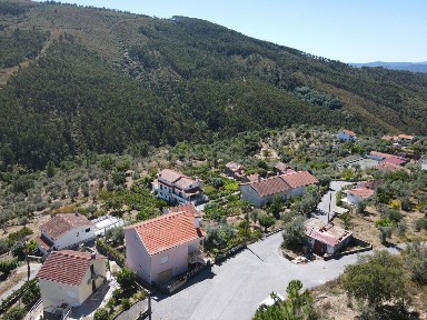 Moradia independente à venda em Pampilhosa da Serra