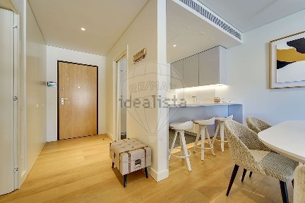 Apartamento T2 à venda na Rua do Poço Romano