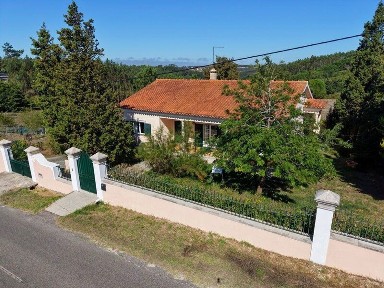 Casa ou moradia à venda em Alvorninha