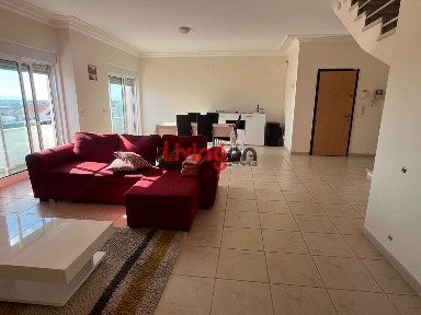 Apartamento T4 à venda em Atalaia e Alto Estanqueiro - Jardia
