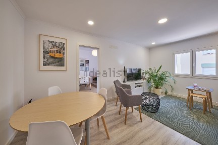 Apartamento T2 à venda na Rua Cidade de Viseu