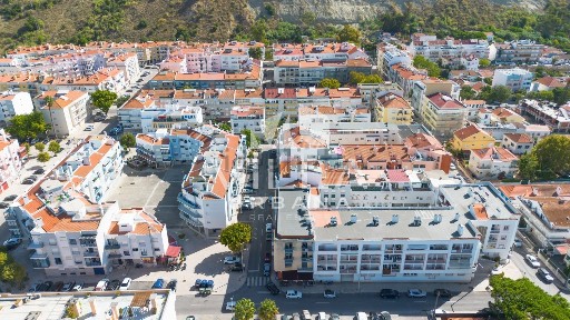Apartamento T2 à venda na Rua Francisco Lazáro