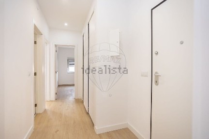 Apartamento T2 à venda na Lavradio