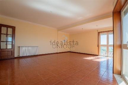 Apartamento T2 à venda na Rua das Cilhas, 21