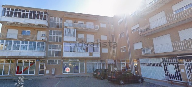 Apartamento T2 à venda na Praceta do Pomarelho, 52