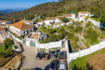 Quinta à venda em Querença