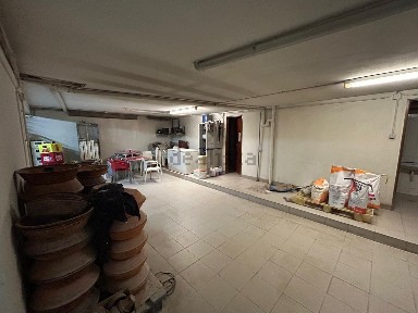 Cafetaria, bar para trespasse na Rua 31 de Janeiro
