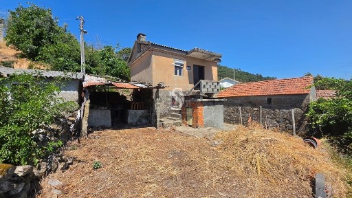 Moradia independente à venda no Caminho da Fonte, 71