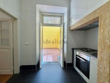 Arrendamento de apartamento T4 em Estefânia