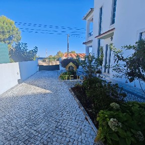 Casa ou moradia à venda em Santa Iria de Azoia - São João da Talha - Bobadela