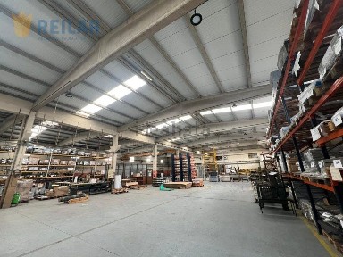 Arrendamento de armazém no Vale de Barcarena