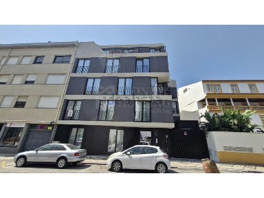 Arrendamento de apartamento T0 na Rua Luís Gomes de Carvalho, 13 a