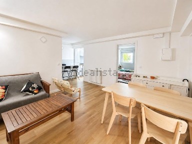 Arrendamento de apartamento T2 no Bairro do Liceu - 5 Bicas
