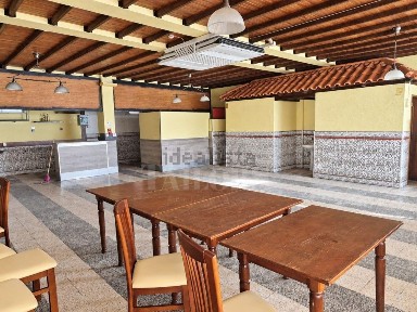Espaço comercial à venda na Rua Luís de Camões