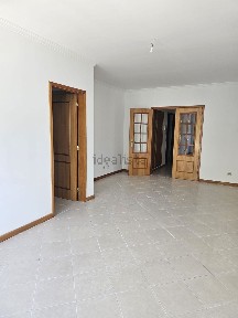 Apartamento T3 à venda na Rua António Gedeão