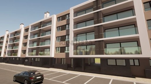 Apartamento T3 à venda na Rua Coronel Melo Antunes, 10