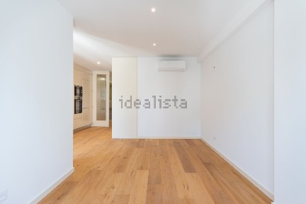 Apartamento T2 à venda na Rua de Clemente Meneres, 21