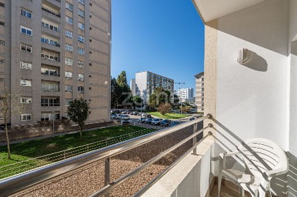 Apartamento T1 à venda na Rua Orfeão do Porto, 260