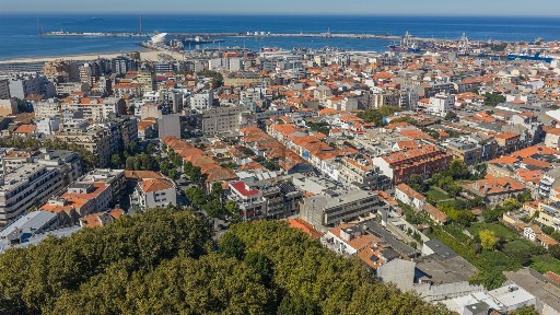 Moradia geminada à venda no Centro de Matosinhos
