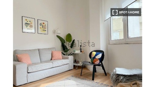 Arrendamento de apartamento T2 na Rua Nery Delgado