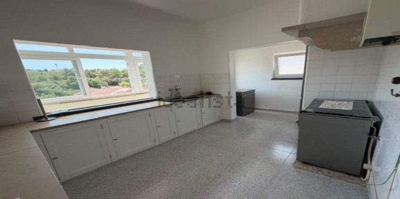 Arrendamento de apartamento T2 na Rua Camélias s/n