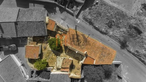 Moradia em banda à venda em Penedos