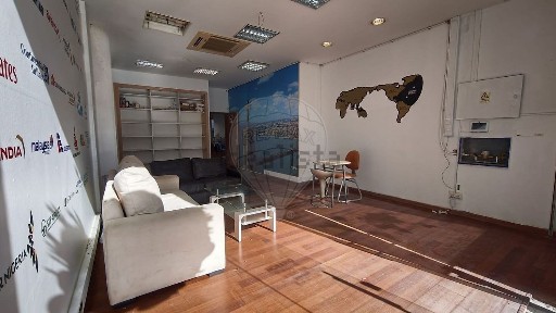 Espaço comercial à venda na Avenida 23 de Julho