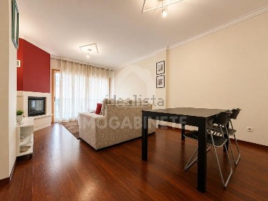 Apartamento T2 à venda na Rua Fonte, 15