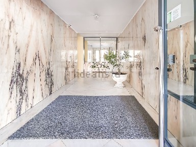 Apartamento T2 à venda na Rua Lucília Simões