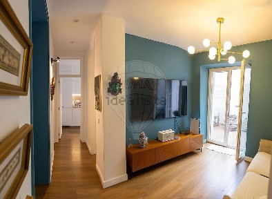 Apartamento T3 à venda na Rua Particular à Rua Sebastião Saraiva Lima