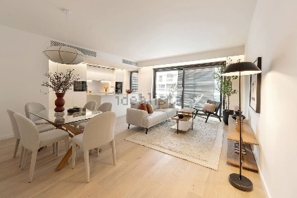 Apartamento T3 à venda na Praça de Espanha